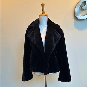 Vince Black Faux Fur Cropped Jacket: Size L in Excellent Condition